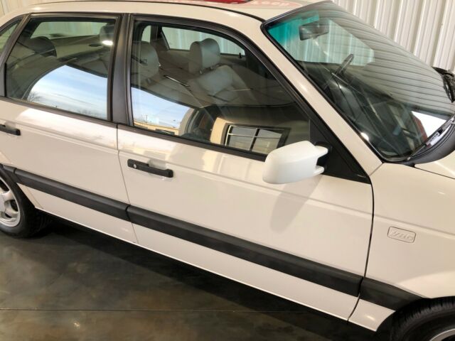 1993 Volkswagen Passat GLX - photo 4
