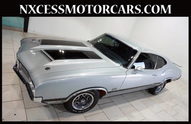 W-30 COUPE AUTOMATIC CLASSIC COLLECTIBLE CAR GARAGE KEPT. 1970 Oldsmobile 442
