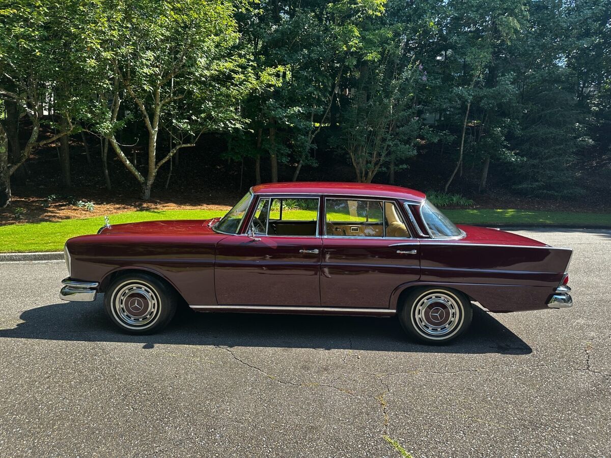 1964 Mercedes-Benz 200-Series - photo 3