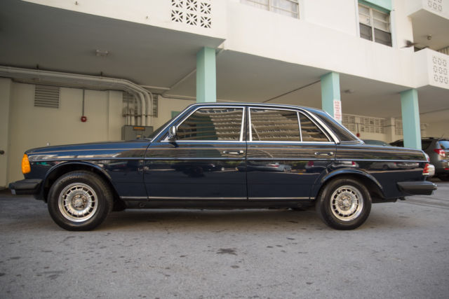 1985 Mercedes-Benz 300-Series Sedan - photo 3