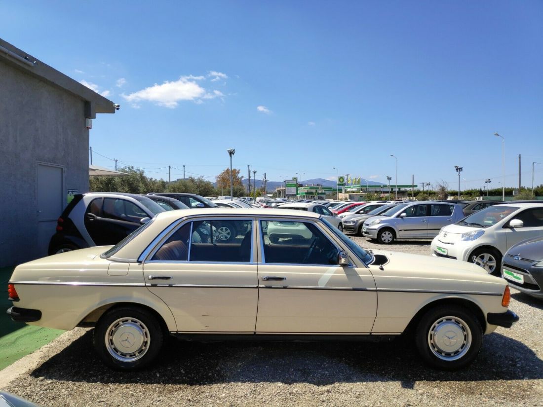 W123 50.000KM LIKE NEW 1976 Mercedes-Benz 200-Series