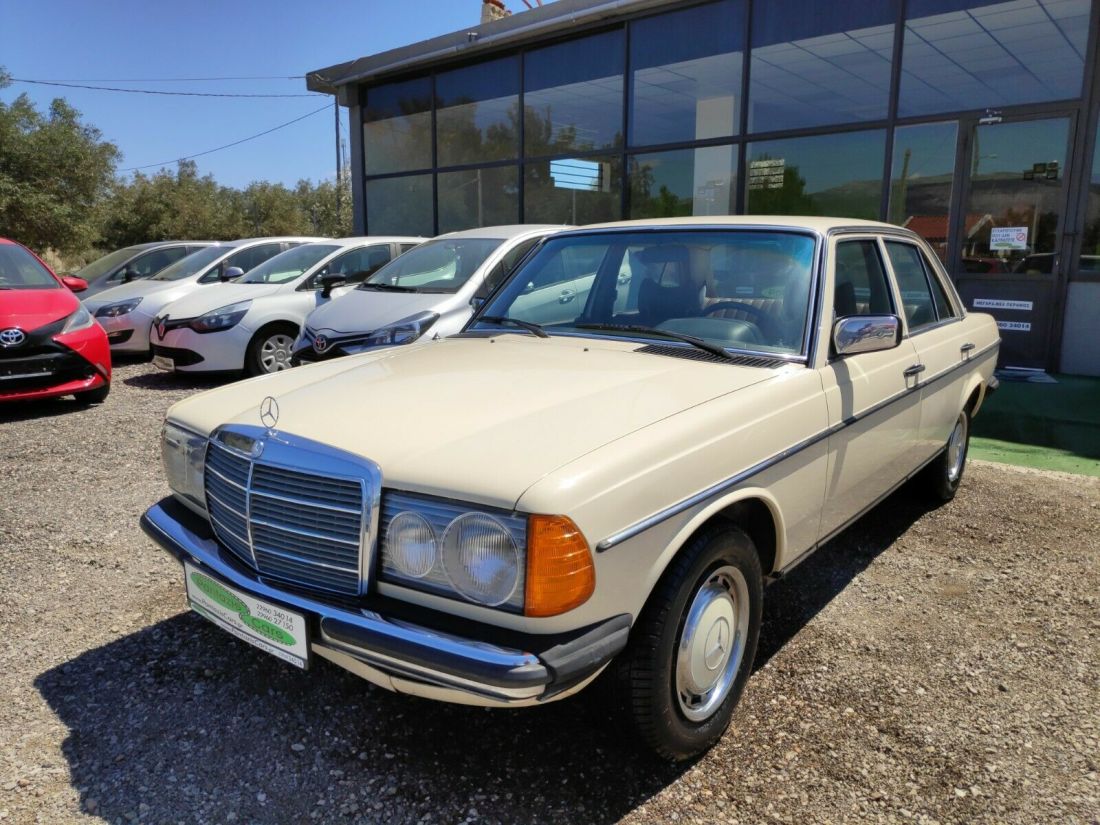 1976 Mercedes-Benz 200-Series - photo 4
