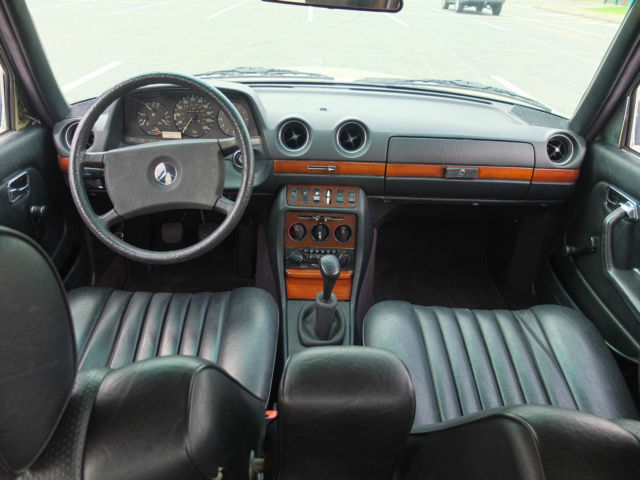 1984 Mercedes-Benz 200-Series 280E - photo 11