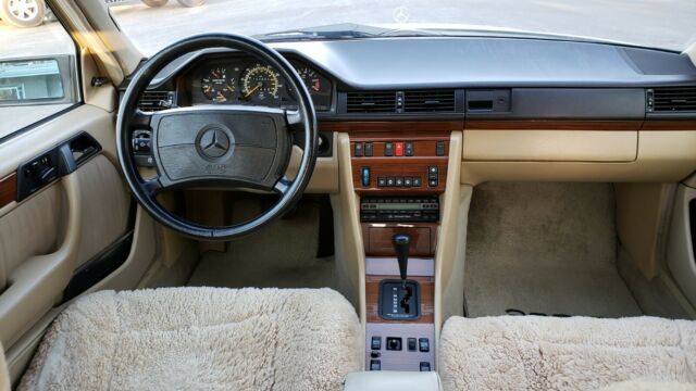 1990 Mercedes-Benz 300-Series 300E - photo 2