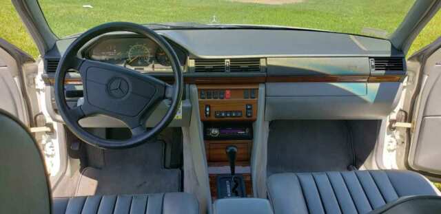 1994 Mercedes-Benz E-Class W124 - photo 11