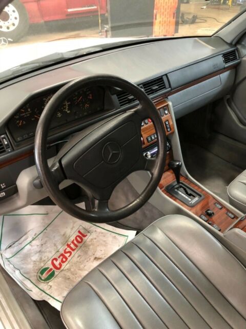 1994 Mercedes-Benz E-Class W124 - photo 2