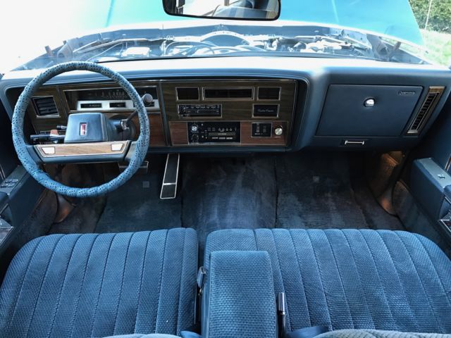 1988 Oldsmobile Custom Cruiser - photo 12