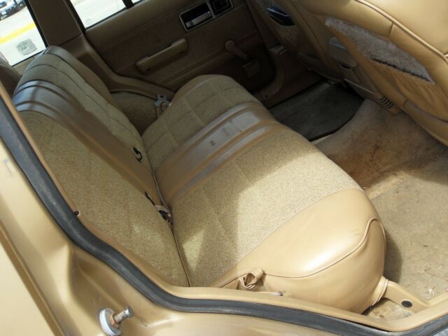 1987 Jeep Wagoneer - photo 9
