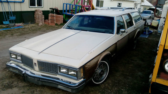 Wally Wagon. This Woody still runs. 1984 Oldsmobile Custom Cruiser