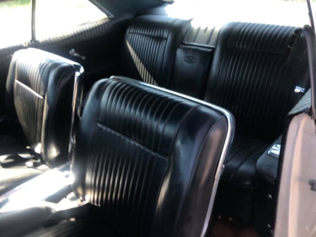 1965 Pontiac Grand Prix - photo 3