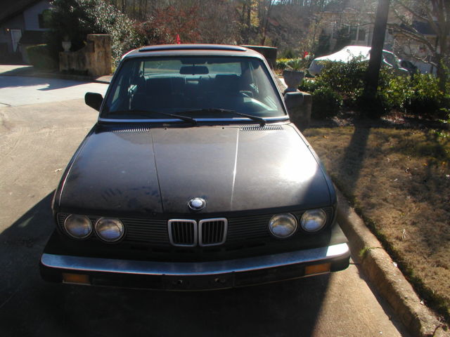 1985 BMW 5-Series black