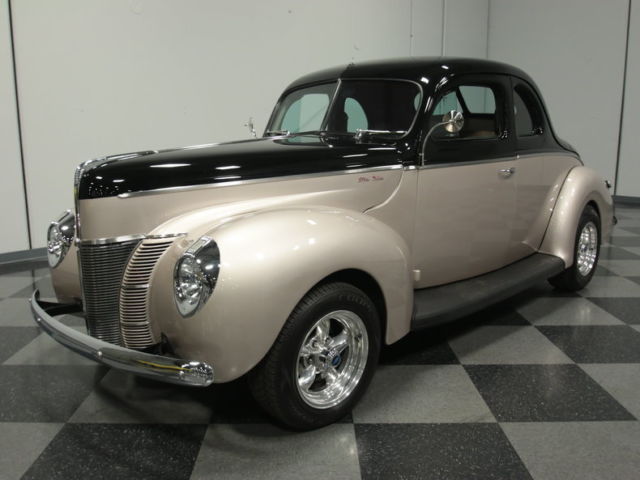 WELL-BUILT '40 COUPE, STEEL BODY/GLASS FENDERS, 350 V8, AUTO, A/C, VERY SLICK!! 1940 Ford Coupe