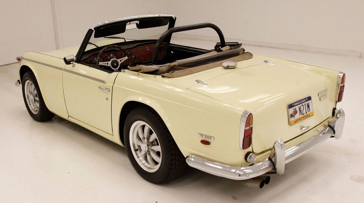 1968 Triumph TR250 Roadster - photo 6