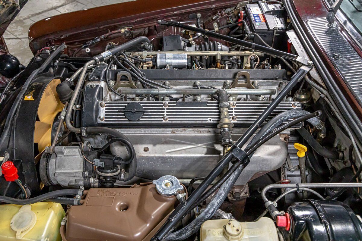 1984 Jaguar XJ6 - photo 4