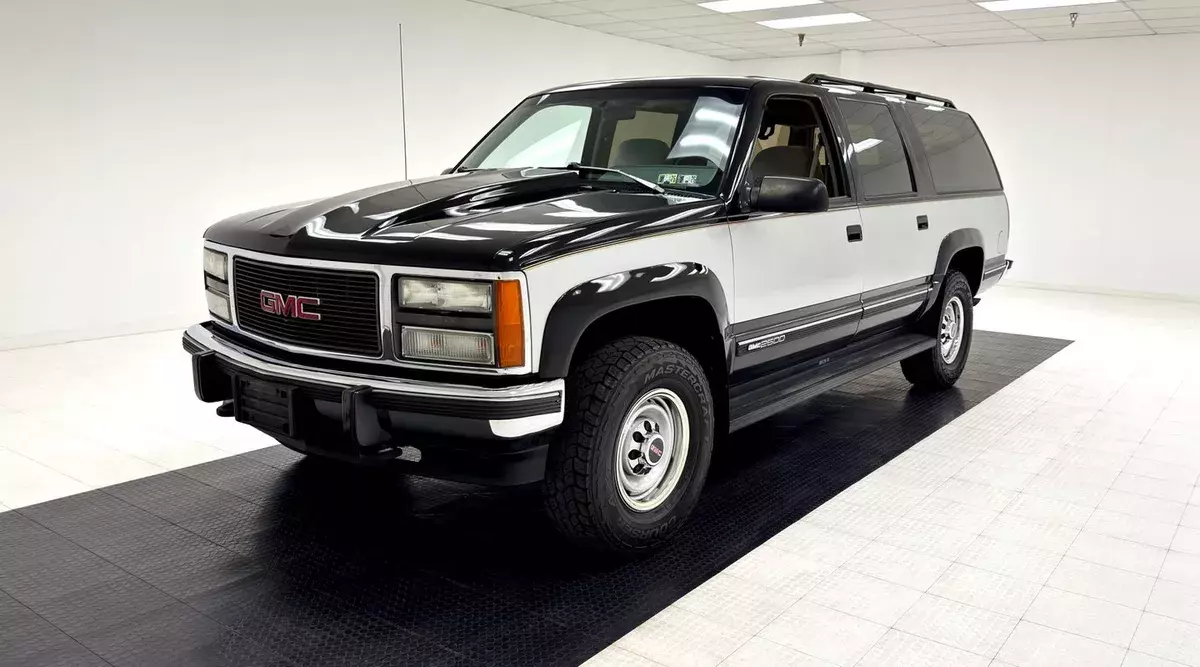 Well Maintained/454ci EFI V8/4-Speed Automatic/Tons Of New Parts/Capable Hauler 1993 GMC Suburban 2500 4x4
