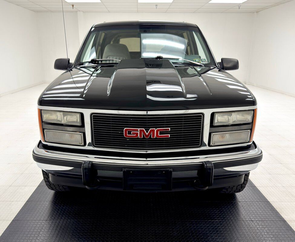 1993 GMC Suburban 2500 4x4 - photo 8