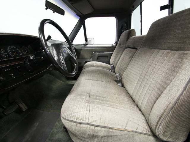 1990 Ford F-150 XLT Lariat Standard Cab Pickup 2-Door - photo 4