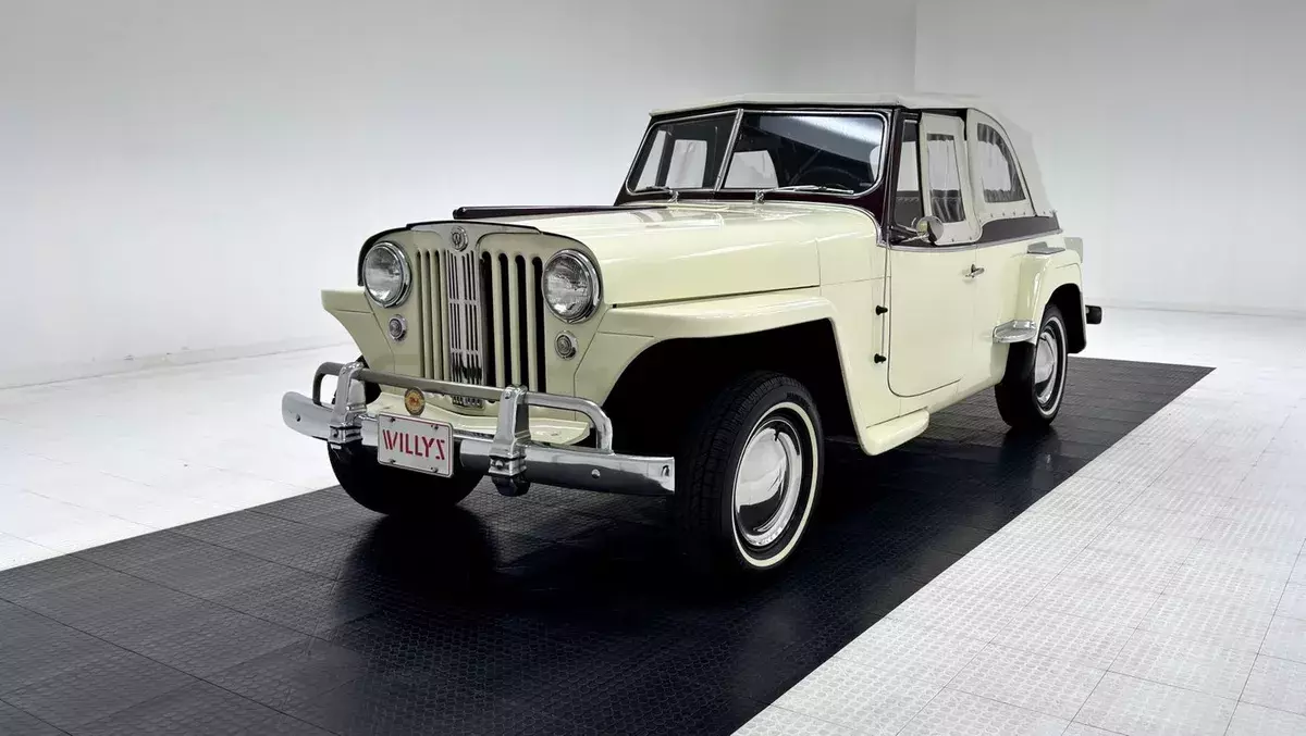 Well Restored/148ci Lightning I6/3-Speed & OD/Side Curtains/Simple & Fun 1949 Willys Jeepster