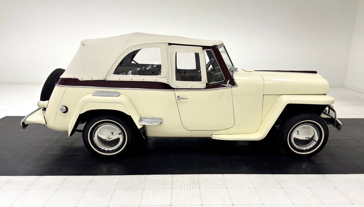 1949 Willys Jeepster - photo 9