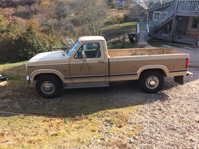 Well running 6.9 L non-turbo diesel with 116,000 miles 1983 Ford F-250 XL