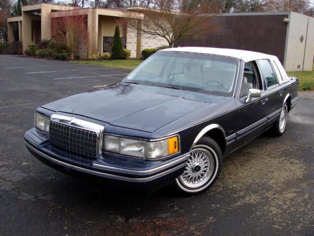 WEST COAST GORGEOUS RWD 1994 LINCOLN TOWNCAR SIGNATURE SERIES 97/K MILES 1994 Lincoln Town Car SIGNATURE