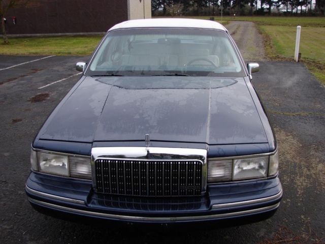 1994 Lincoln Town Car SIGNATURE - photo 2