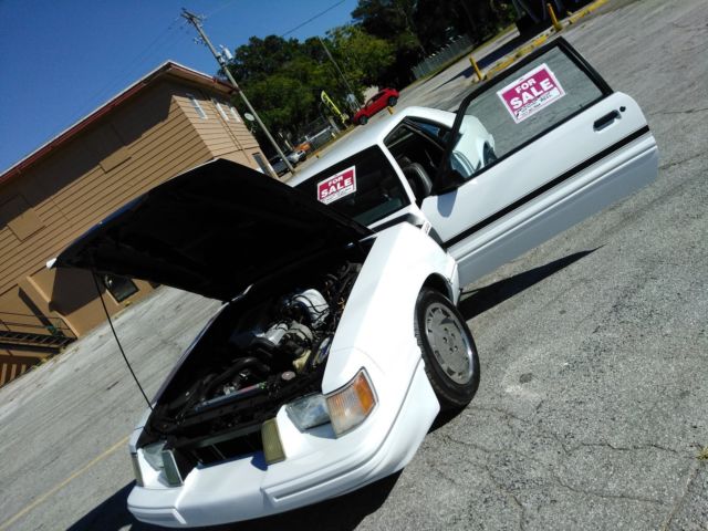 White 1984 Mustang SVO Turbo 1984 Ford Mustang Black