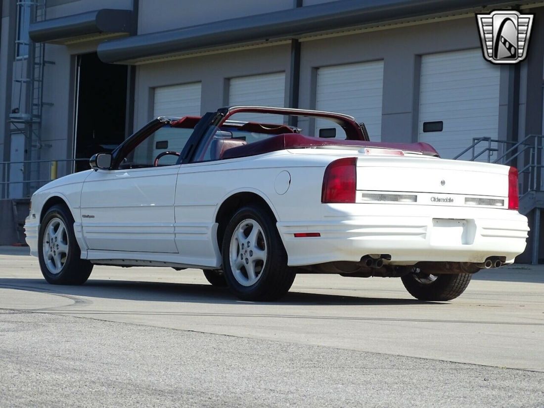 1993 Oldsmobile Cutlass Supreme - photo 6