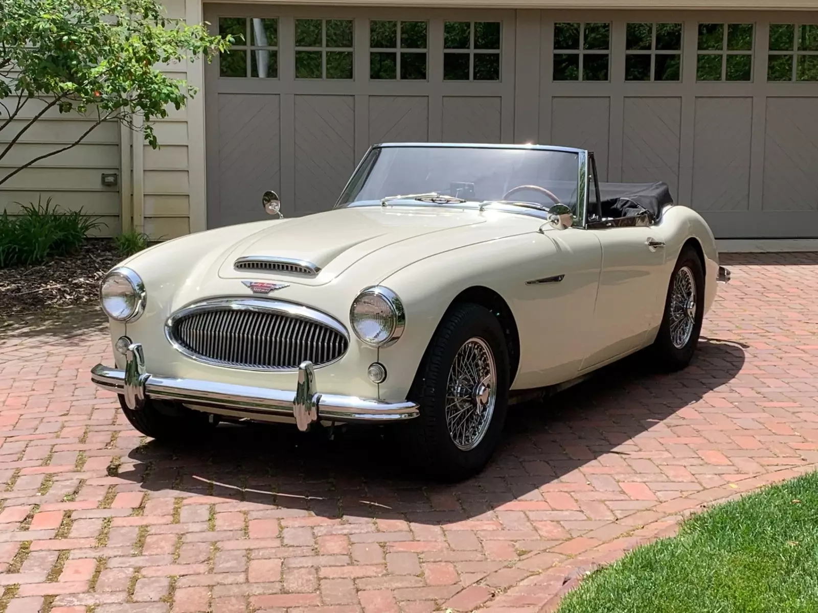 White Austin Healey with 50,500 Miles available now! 1963 Austin Healey 6CYL-5SPD-CONVT-OLDER RESTORATION-