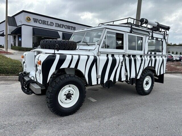 1978 LAND ROVER SERIES 3 109 HARDTOP DIESEL 4WD - (FRAME-OFF RESTORATION) - photo 2