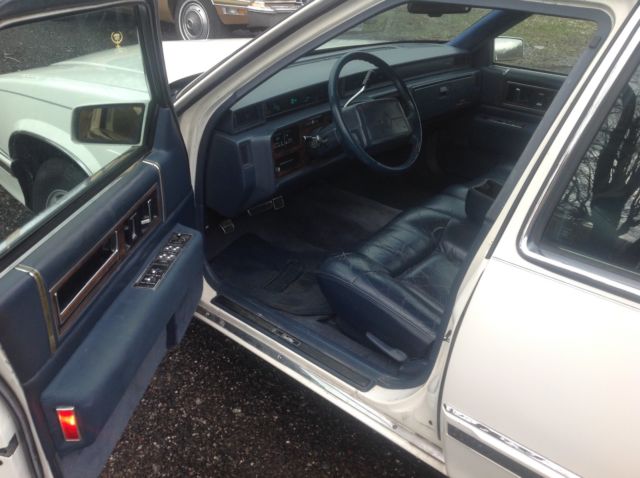 1993 Cadillac DeVille -- - photo 2