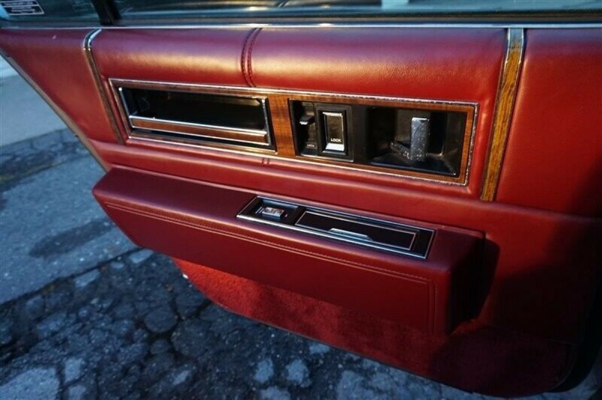 1993 Cadillac DeVille - photo 12