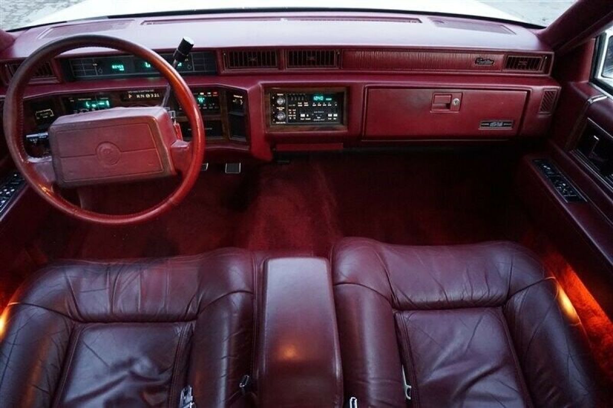 1993 Cadillac DeVille - photo 2