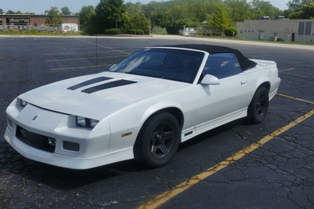 1988 Chevrolet Camaro -Z28 - IROC- Z - CONVERTIBLE- SEE VIDEO - photo 2