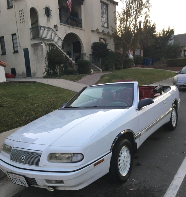 1993 Chrysler LeBaron - photo 2