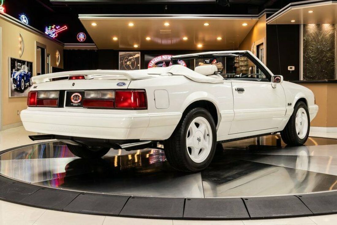 1993 Ford Mustang LX Convertible - photo 13