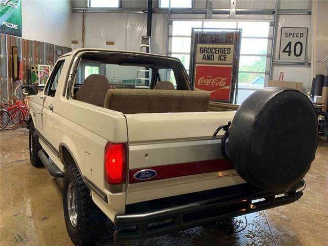 1990 Ford Bronco XLT 2dr 4WD SUV - photo 6