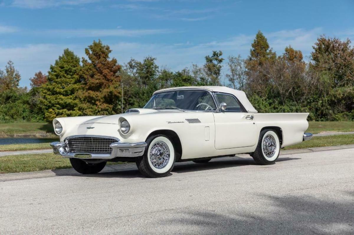 1957 Ford Thunderbird - photo 3
