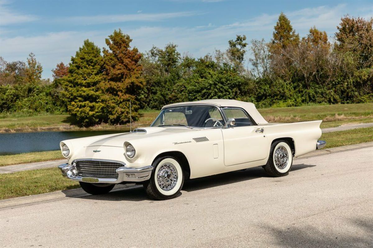 1957 Ford Thunderbird - photo 4