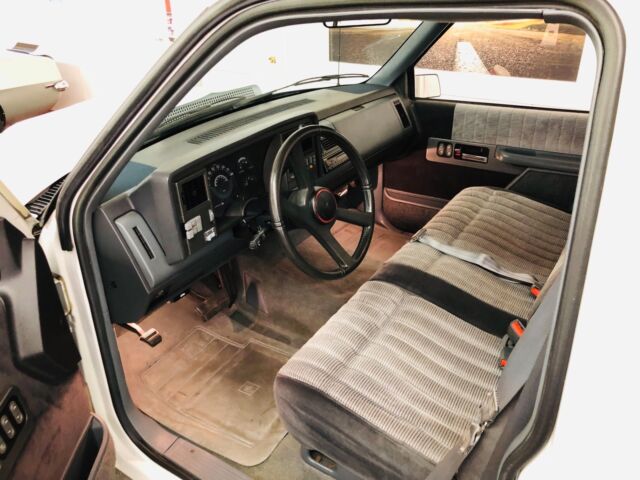 1990 GMC Pickup - SIERRA 1500 - ZZ4 CRATE ENGINE - ICE COLD A/ - photo 2