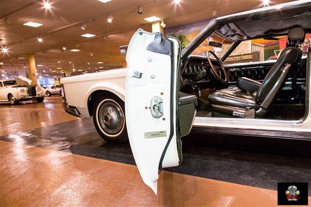 1969 Lincoln Continental -- - photo 8