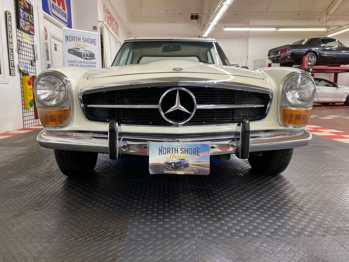 1971 Mercedes-Benz SL-Class - TWO TOP CONVERTIBLE - VERY CLEAN - SEE VIDEO - photo 10