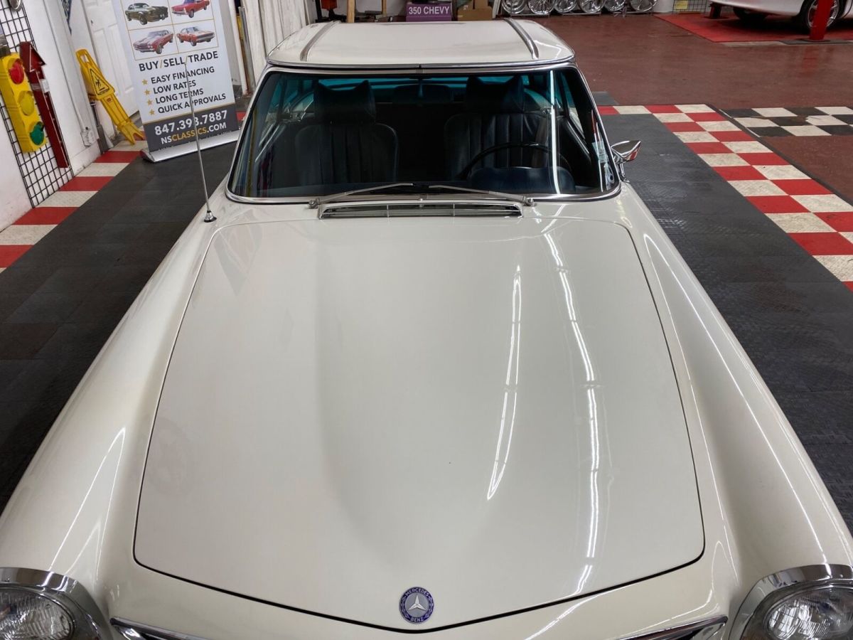 1971 Mercedes-Benz SL-Class - TWO TOP CONVERTIBLE - VERY CLEAN - SEE VIDEO - photo 11