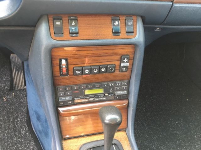 1985 Mercedes-Benz 300-Series Blue interior - photo 10