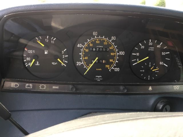1985 Mercedes-Benz 300-Series Blue interior - photo 9