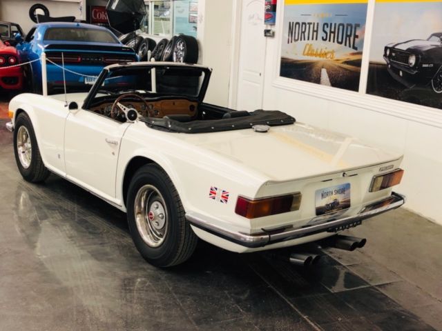 1975 Triumph TR-6 -RESTORED CLASSIC CONVERTIBLE-DOCUMENTED-BRITISH S - photo 13
