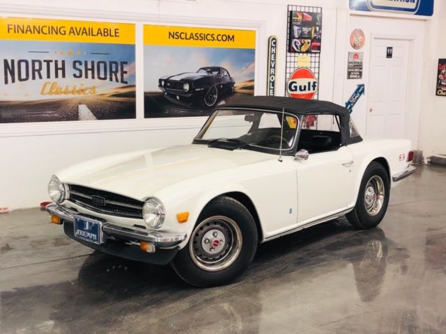 1975 Triumph TR-6 -RESTORED CLASSIC CONVERTIBLE-DOCUMENTED-BRITISH S - photo 2