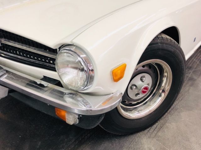 1975 Triumph TR-6 -RESTORED CLASSIC CONVERTIBLE-DOCUMENTED-BRITISH S - photo 4