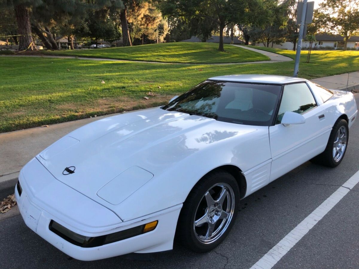 1993 Chevrolet Corvette SPORT PACKAGE - photo 3