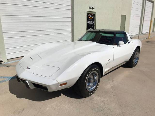 White/Red L-48 Auto Glass Tops Service Records Books Cold A/C 30K Miles 1979 Chevrolet Corvette